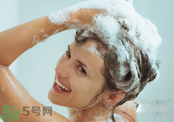 夏天一天洗幾次澡比較好？夏天一天洗幾次澡比較養(yǎng)生？