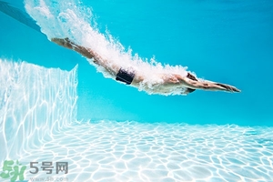 浮潛是什么意思？深潛和浮潛有什么區(qū)別？?