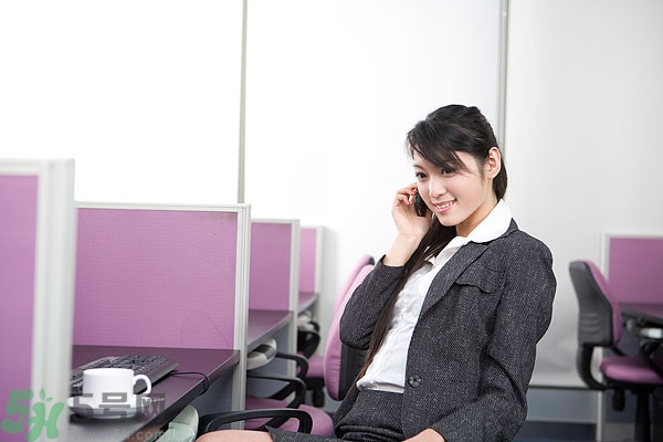 耳機(jī)接電話輻射大嗎？用耳機(jī)減少輻射是真的嗎？