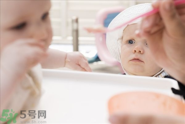 ?皰疹性咽峽炎有什么癥狀？寶寶?皰疹性咽峽炎癥狀