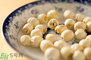 蓮子心泡水喝能去火嗎？蓮子心泡水喝有什么好處？