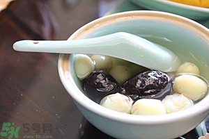 蓮子心能治失眠嗎？喝蓮心茶可以治療失眠嗎？