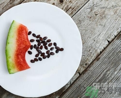 如何辨別催熟的西瓜？催熟的西瓜是什么樣的？