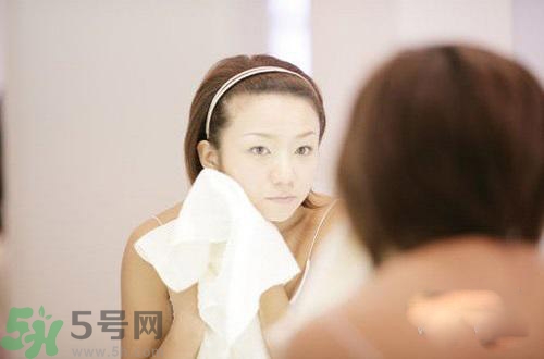 眼妝暈妝怎么辦？解救眼妝暈妝的方法