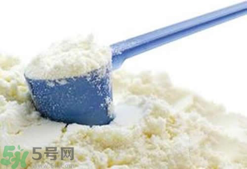 奶粉結塊是怎么回事？奶粉結塊可以吃嗎？