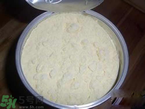 奶粉結(jié)塊是怎么回事？奶粉結(jié)塊可以吃嗎？