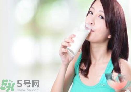 感冒可以喝羊奶嗎？喝羊奶可以治感冒嗎？