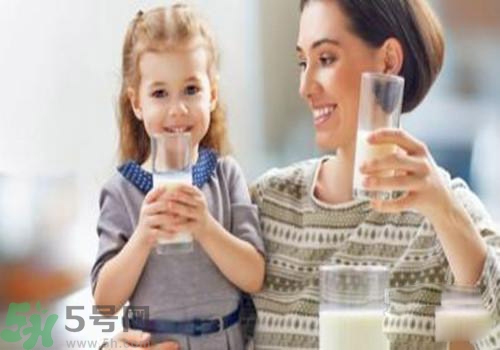 寶寶可以喝羊奶嗎？寶寶多大可以喝羊奶？