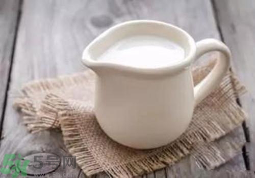 寶寶可以喝羊奶嗎？寶寶多大可以喝羊奶？