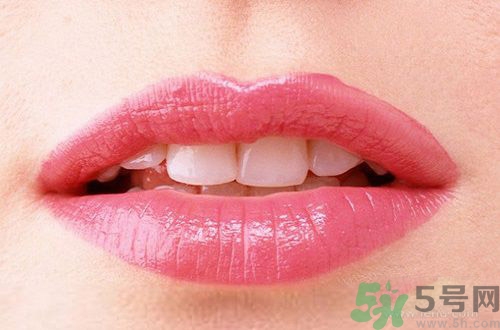夏季嘴唇干燥怎么辦？夏季嘴唇解決方法
