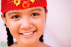 臉上長(zhǎng)痣是什么原因？臉上為什么會(huì)長(zhǎng)痣？