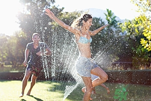 沒空調怎么讓屋里涼快？屋里沒空調怎么降溫？