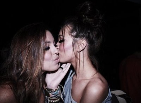 女生接吻的時候有生理反映嗎?女生接吻時會有啥反應 女生接吻的時候有生理反映嗎?女生接吻時會有啥反應