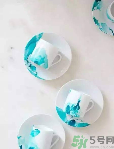 指甲油會(huì)過(guò)期嗎？指甲油過(guò)期是什么樣的？