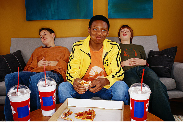 吃涼的胃疼是怎么回事？吃冷的肚子疼怎么辦？