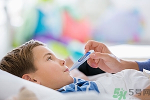 發(fā)燒能吃水蜜桃嗎？發(fā)燒吃水蜜桃好嗎？