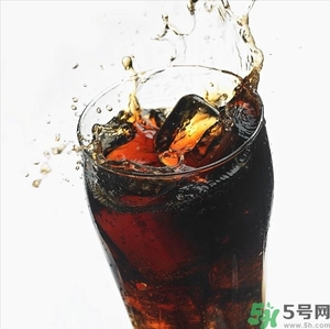 可樂第二天還可以喝嗎？隔夜的碳酸飲料可以喝嗎？