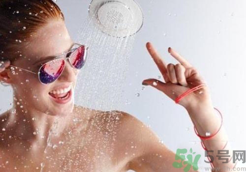 夏天洗澡水溫多少合適？夏天洗澡水溫多少比較好？