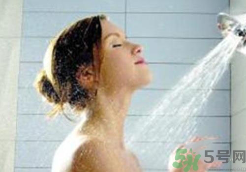 夏天洗澡水溫多少合適？夏天洗澡水溫多少比較好？