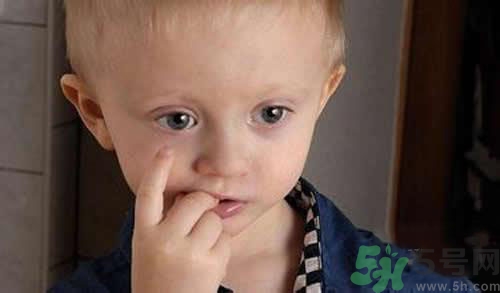 小孩指甲軟是怎么回事？小孩指甲軟怎么辦？