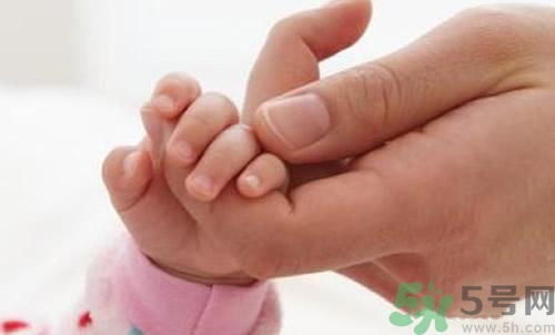 小孩指甲軟是怎么回事？小孩指甲軟怎么辦？