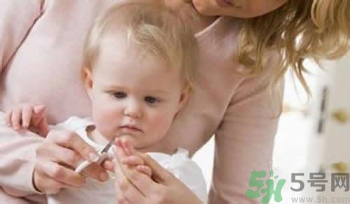 小孩指甲軟是怎么回事？小孩指甲軟怎么辦？