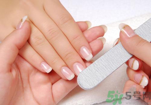 指甲長(zhǎng)到肉里是怎么回事？指甲長(zhǎng)到肉里怎么辦？