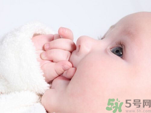 寶寶可以剪指甲嗎？寶寶多大可以剪指甲？