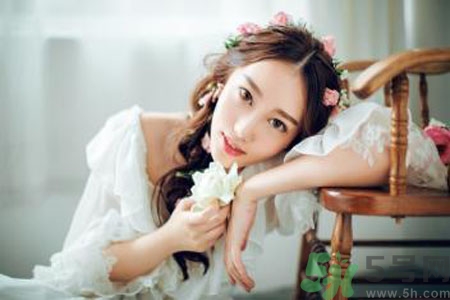 額頭上的痘痘一直好不了是什么原因？額頭上的痘痘一直好不了怎么辦？