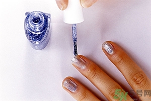 指甲油是什么做的？指甲油的成分是什么？