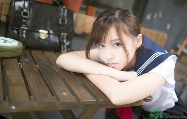 15歲月經(jīng)推遲二個月正常嗎？15歲兩個月沒來月經(jīng)是怎么回事？