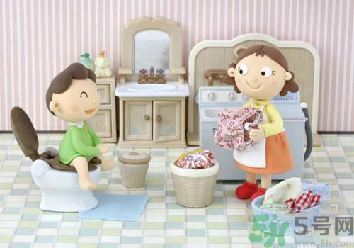 用洗衣粉手發(fā)熱是怎么回事？洗衣粉傷手怎么辦？