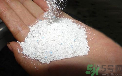 用洗衣粉手發(fā)熱是怎么回事？洗衣粉傷手怎么辦？