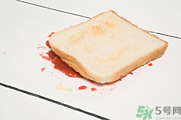 掉地上3秒東西能吃嗎？掉地上東西要不要撿起來吃？