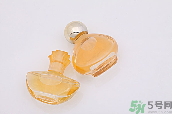 香水能掩蓋狐臭嗎？香水可以除狐臭嗎？