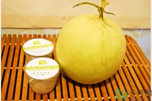 香瓜里面有紅點能吃嗎？香瓜瓤里面有紅點還能吃嗎？