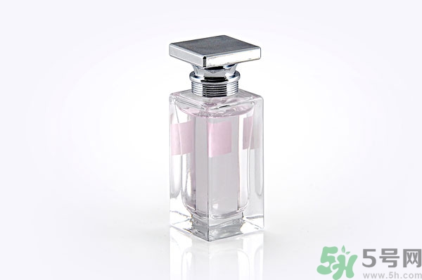 噴香水會導(dǎo)致不孕嗎？香水會影響生育嗎？