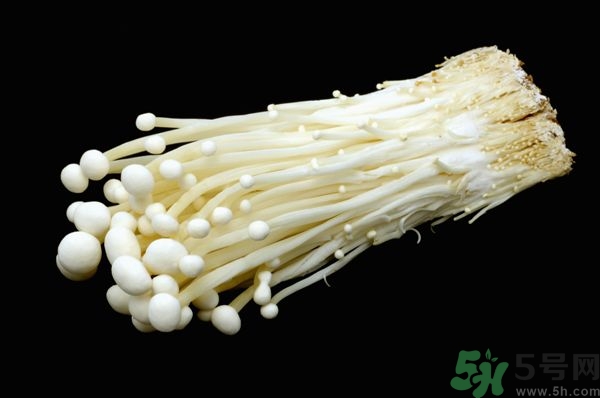 金針菇發(fā)霉了能吃嗎？金針菇長白毛還能吃嗎？