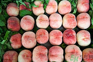 變軟的桃子能吃嗎？桃子軟了還能吃嗎？