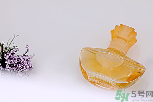 香水能掩蓋狐臭嗎？香水可以除狐臭嗎？