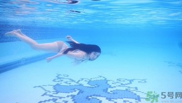 怎么快速學(xué)游泳？怎么游泳才不會(huì)往下沉？
