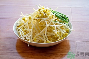 豆芽可以生吃嗎？豆芽炒粉條的家常做法