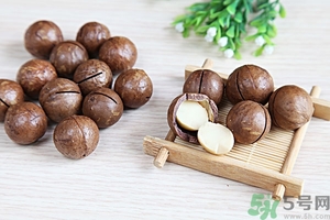 夏威夷果發(fā)黃好不好？夏威夷果這么硬怎么吃？