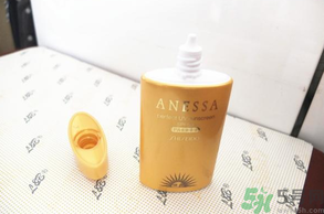 安耐曬為什么那么??？安耐曬是水狀液體的嗎？