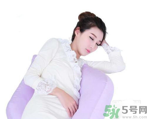 側(cè)睡流口水是怎么回事？側(cè)著身子睡流口水怎么辦？