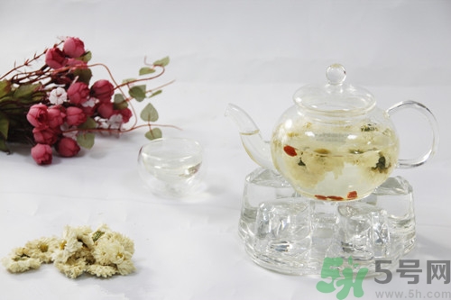 喝菊花茶對肝有好處嗎?喝菊花茶有什么好處 喝菊花茶對肝有好處嗎?喝菊花茶有什么好處