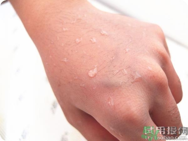 安耐曬為什么那么??？安耐曬是水狀液體的嗎？