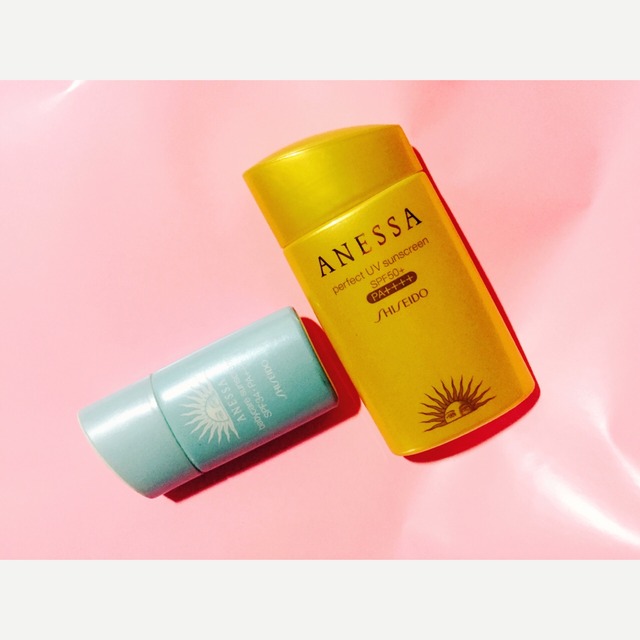 安耐曬金瓶可以涂臉上嗎？安耐曬金瓶需要卸妝嗎？