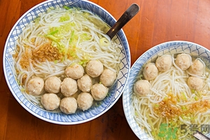 米線和米粉有什么區(qū)別？米粉要泡多久才能炒？