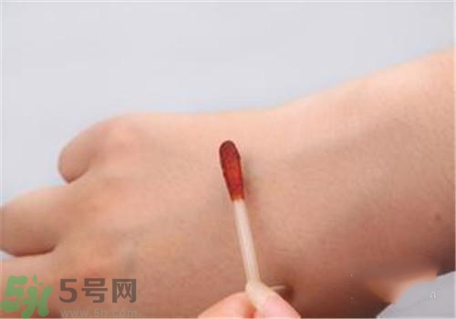 皮膚破皮可以涂碘伏嗎？碘伏可以涂在傷口上嗎？